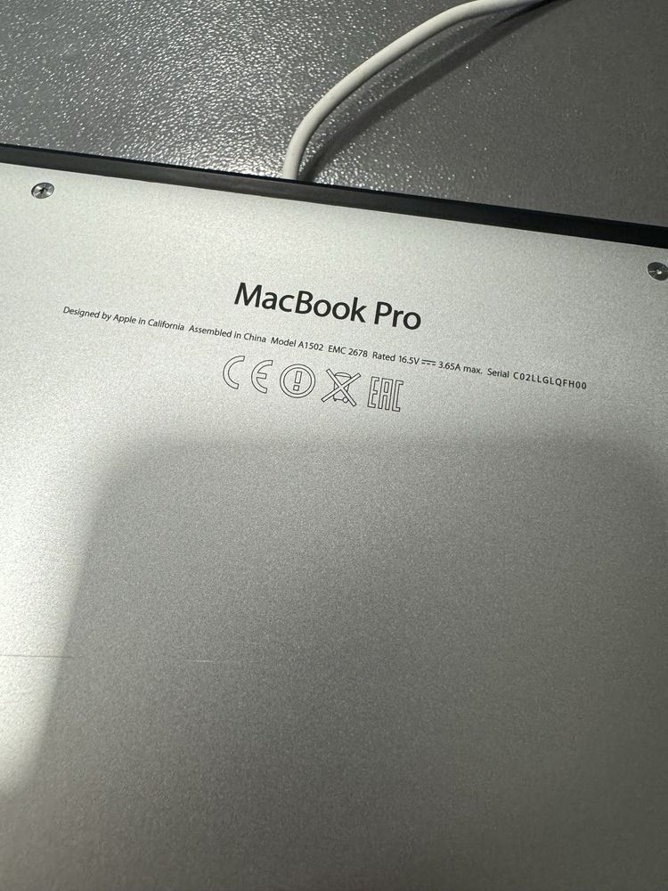 MacBook Pro 13 a1502 i5/ 8gb ram/ 256gb ssd