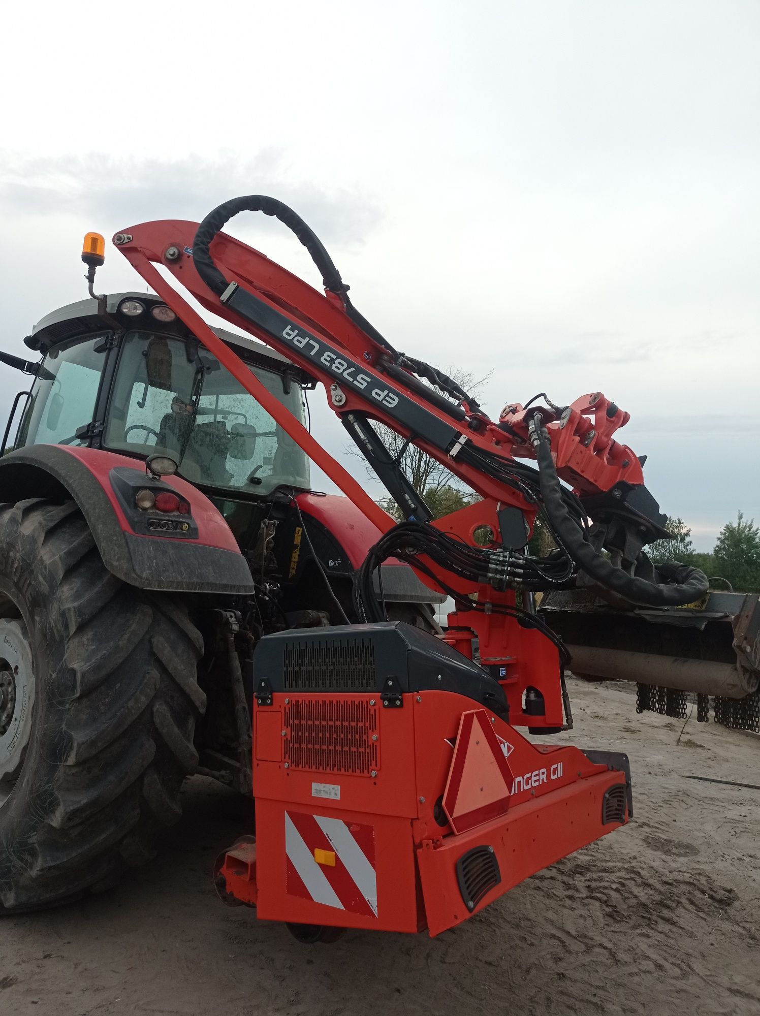 Kosiarka wysięgnikowa Kuhn Longer G2  EG 7357 LPA/Sprowadzona