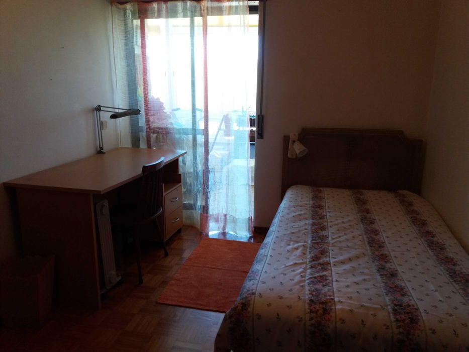 Quarto individual com W.C. privativo