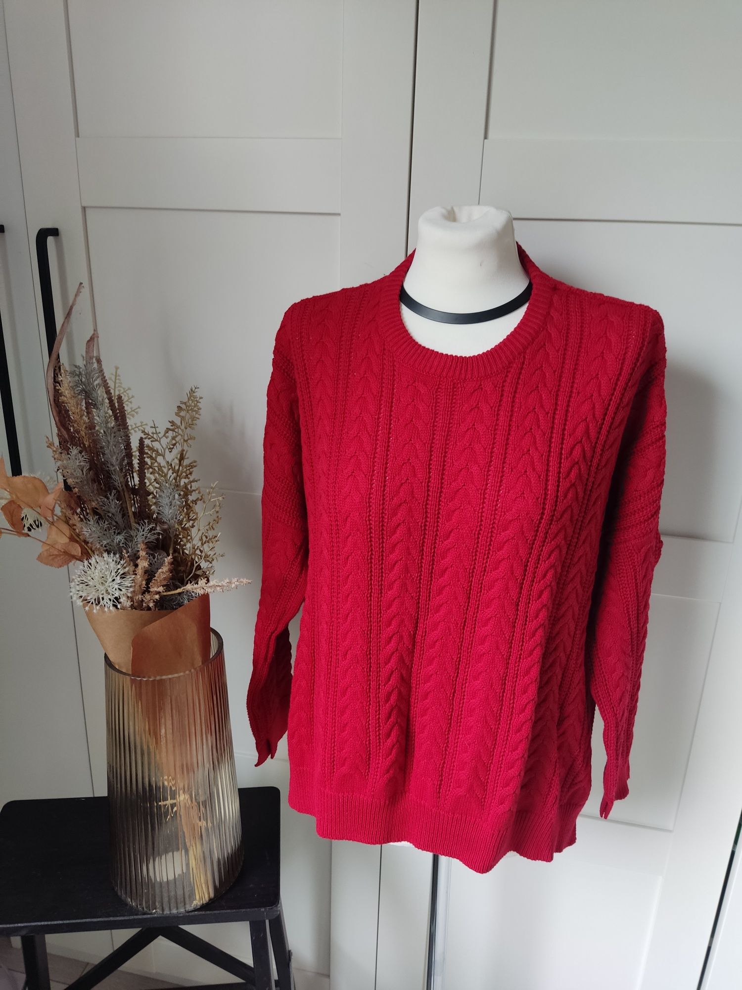 Piękny pleciony czerwony sweter Bershka S/36