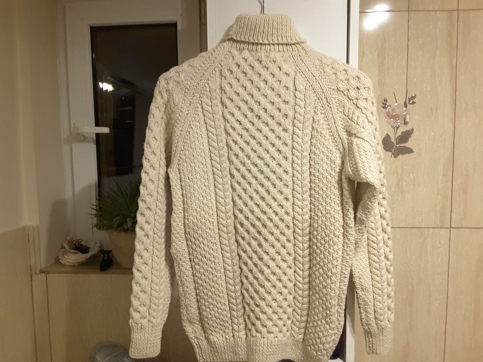 Wełniany sweter z wełny merinosa