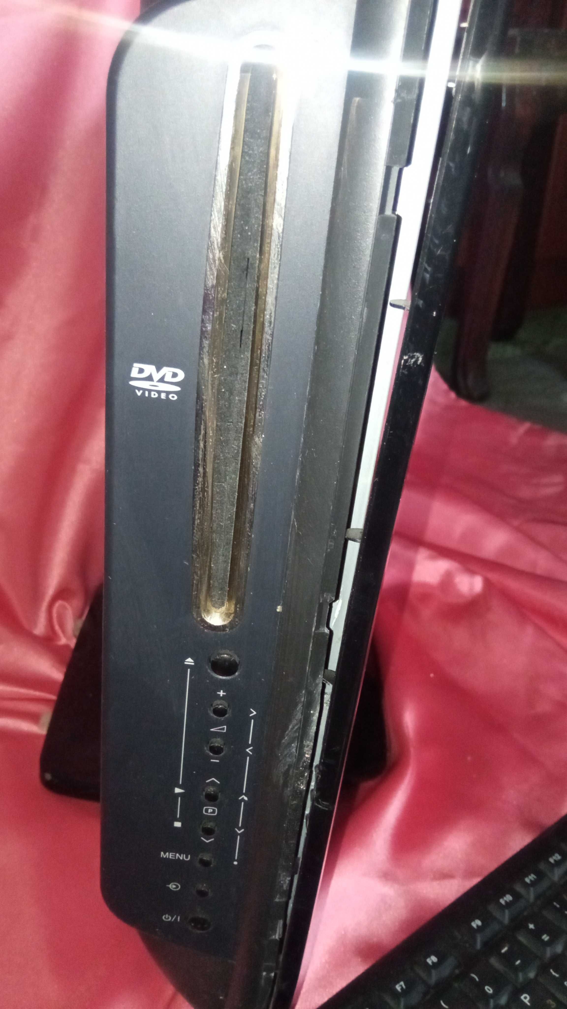 Телевизор с DVD toshiba монитор  компьютер пульт магнитофон подставка