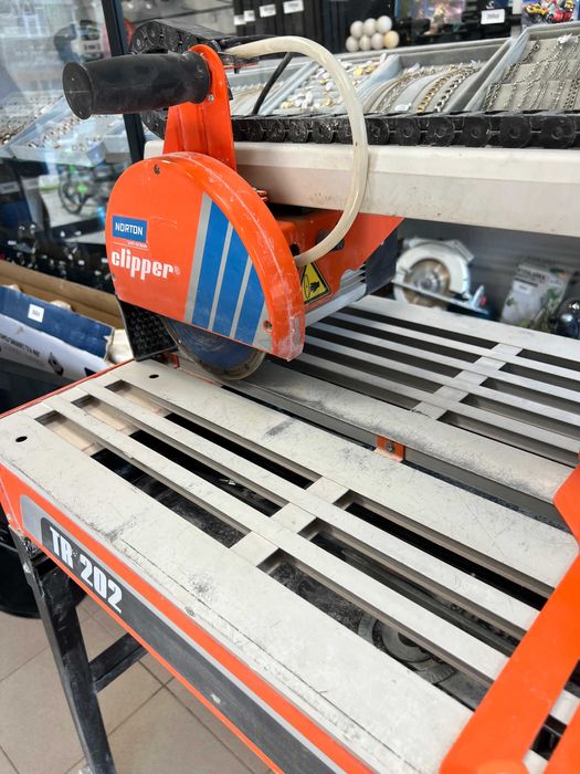 Przecinarka Norton Clipper TR202 900 W 650 mm od Lombard HaloGSM