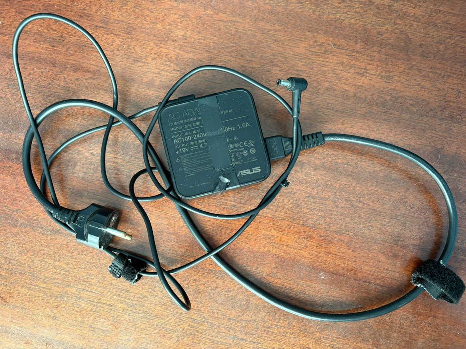 Зарядний пристрій (адаптер, блок живлення) до ноутбука Asus 1.5A 19V
