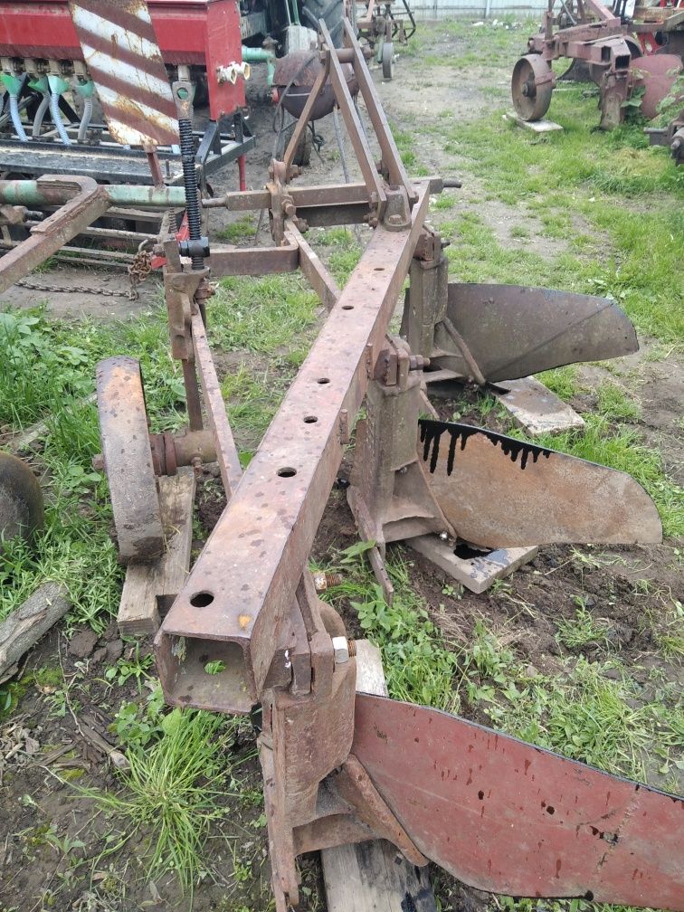 Продам плуг плн 3-35