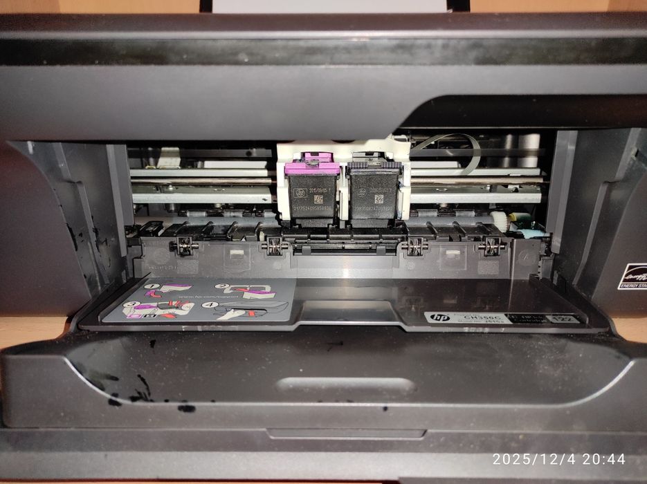 Принтер-сканер HP Deskjet 2050