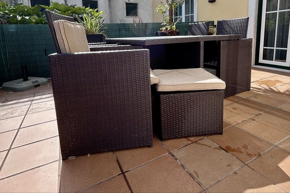 Conjunto de Jardim / Jantar- Cubo em Rattan com 4 cadeirões e 4 bancos
