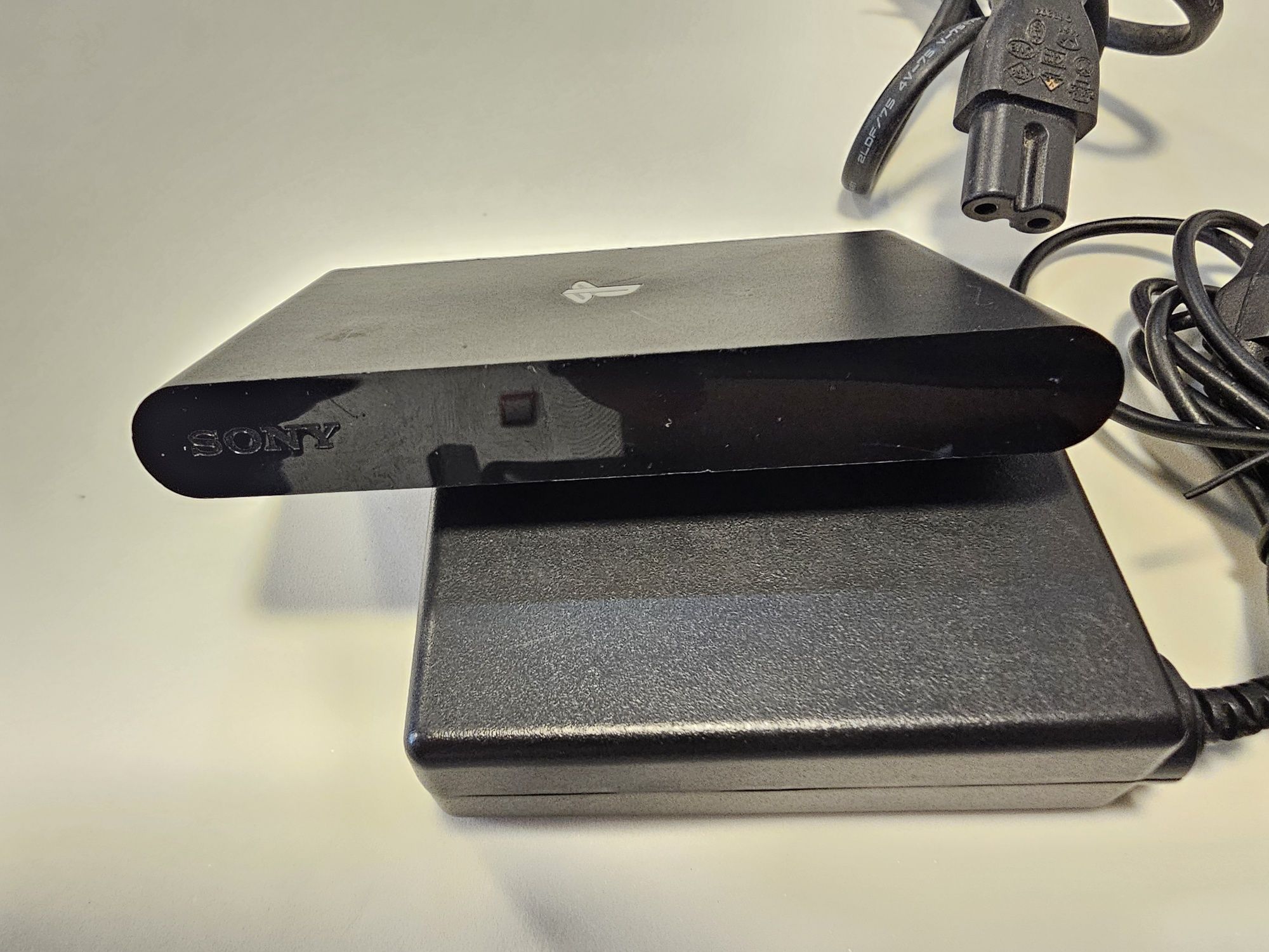 Playstation TV .

Com cabo hdmi 
Transformado