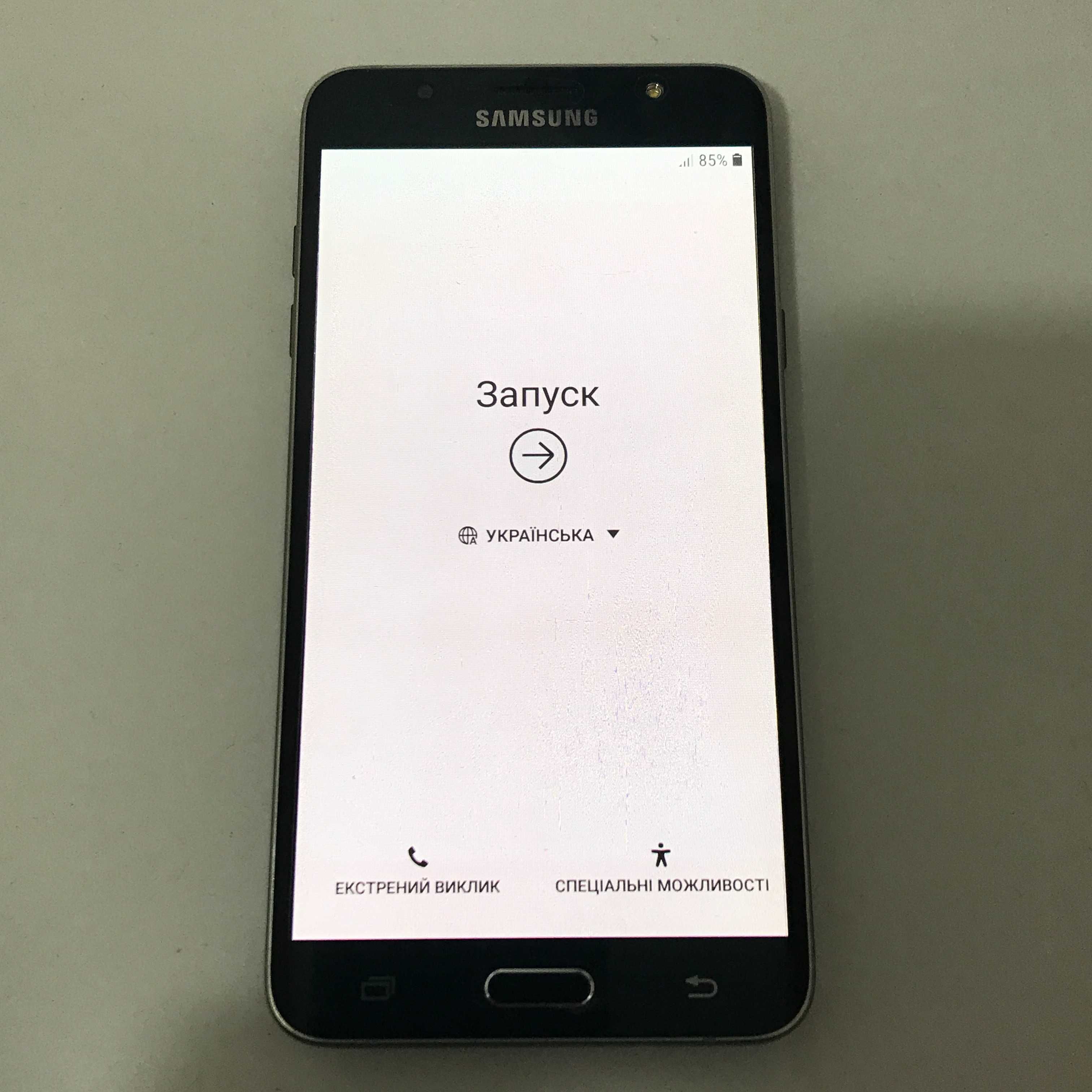 Samsung Galaxy J7 (16 ГБ) 2 Sim (Рабочий, без дефектов!) от хозяина!