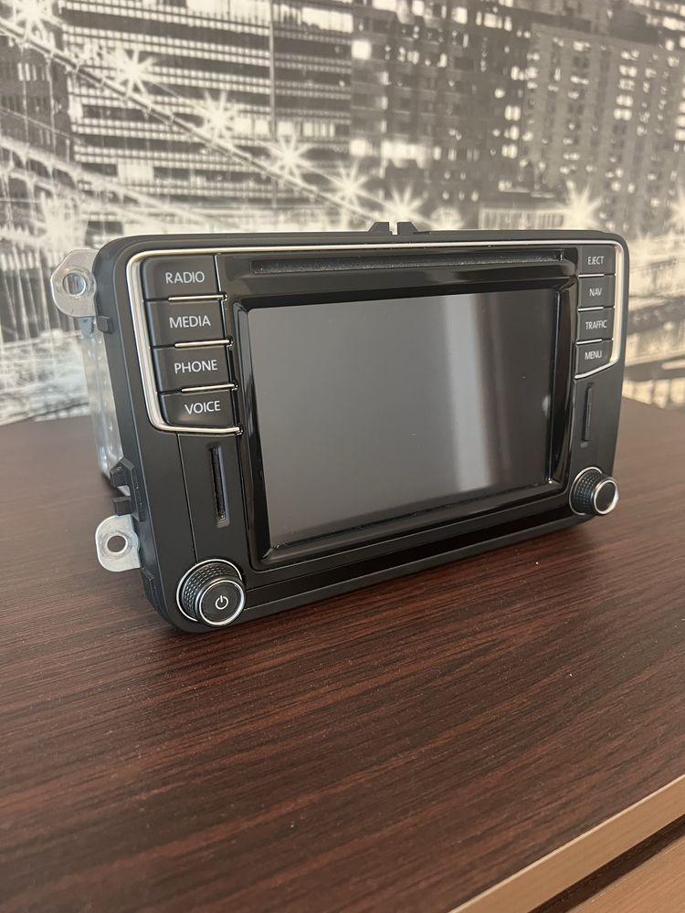 Radio Discovery Media MIB STD2  NAV PQ + Akcesoria montażowe