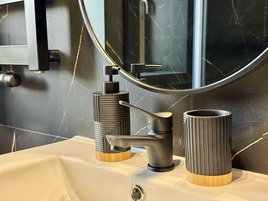 Wynajem nowocznego Apartamentu w korzystnej cenie/wanna z hydromasazem