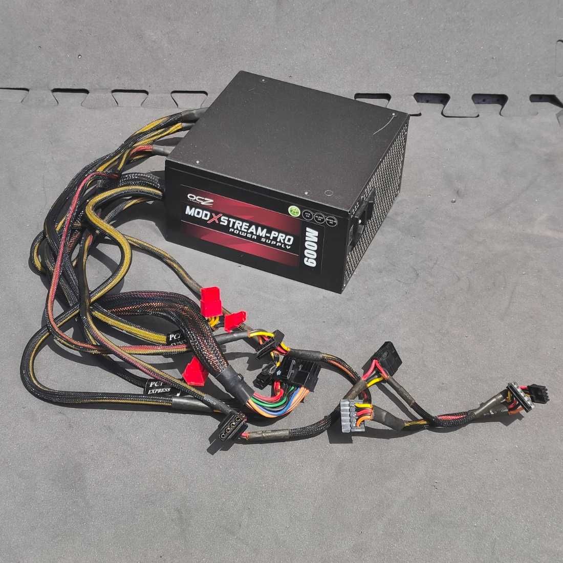 Zasilacz Komputerowy OCZ ModXStream Pro 600W 80+ BRONZE MODULARNY
