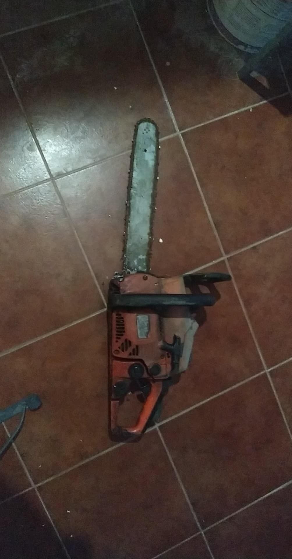 Vendo motosserra avariado