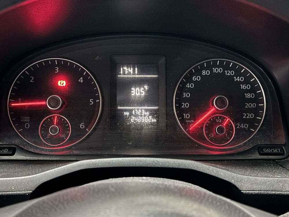 VW Caddy - 2.0 TDI