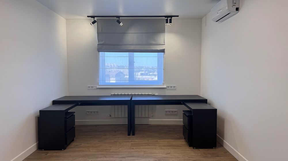 Стіл письмовий з висувною панеллю та тумбою IKEA MALM ідеальний стан