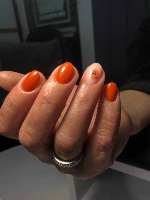 Запрошую до себе на манікюр