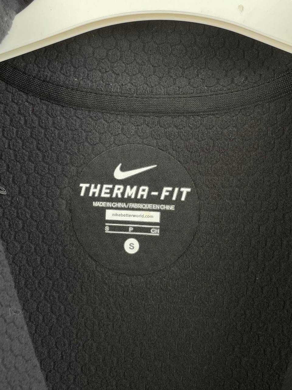 С Жіноча жилетка Nike therma-fit безрукавка оригинал