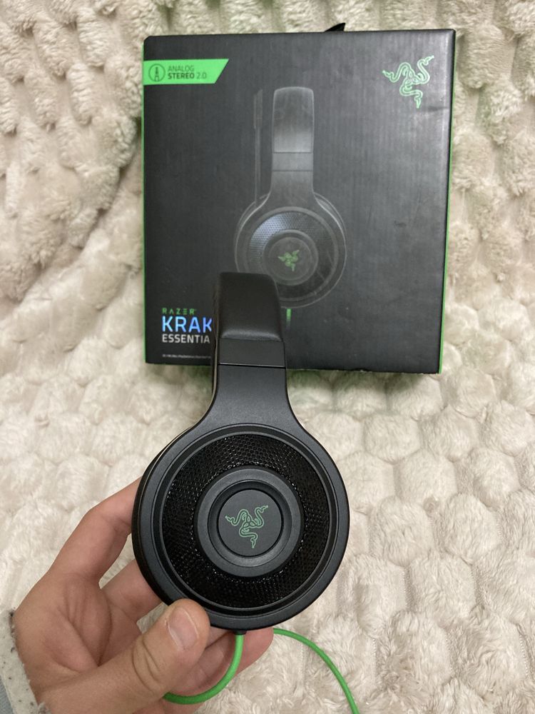 Ігрова гарнітура Razer Kraken Essential V2 (RZ04-01720100-R3R1) (0596)