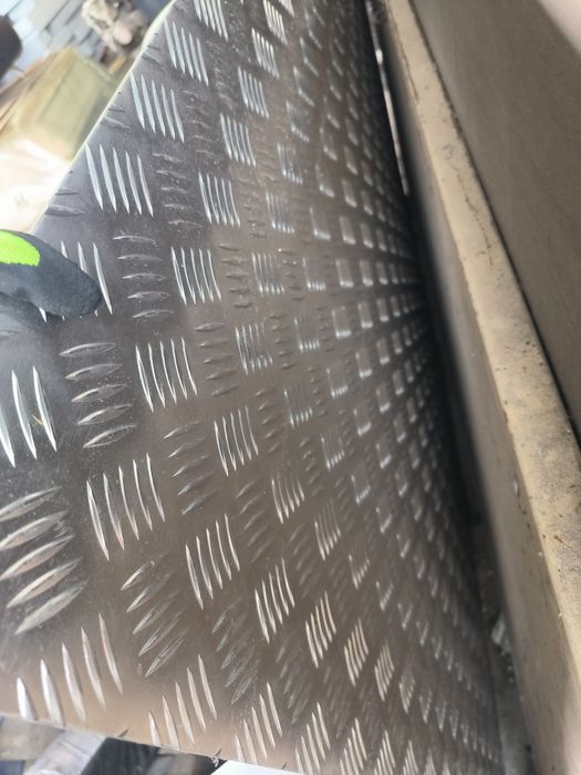 Blacha ryflowana 2x1000x2000 aluminiowa arkusz