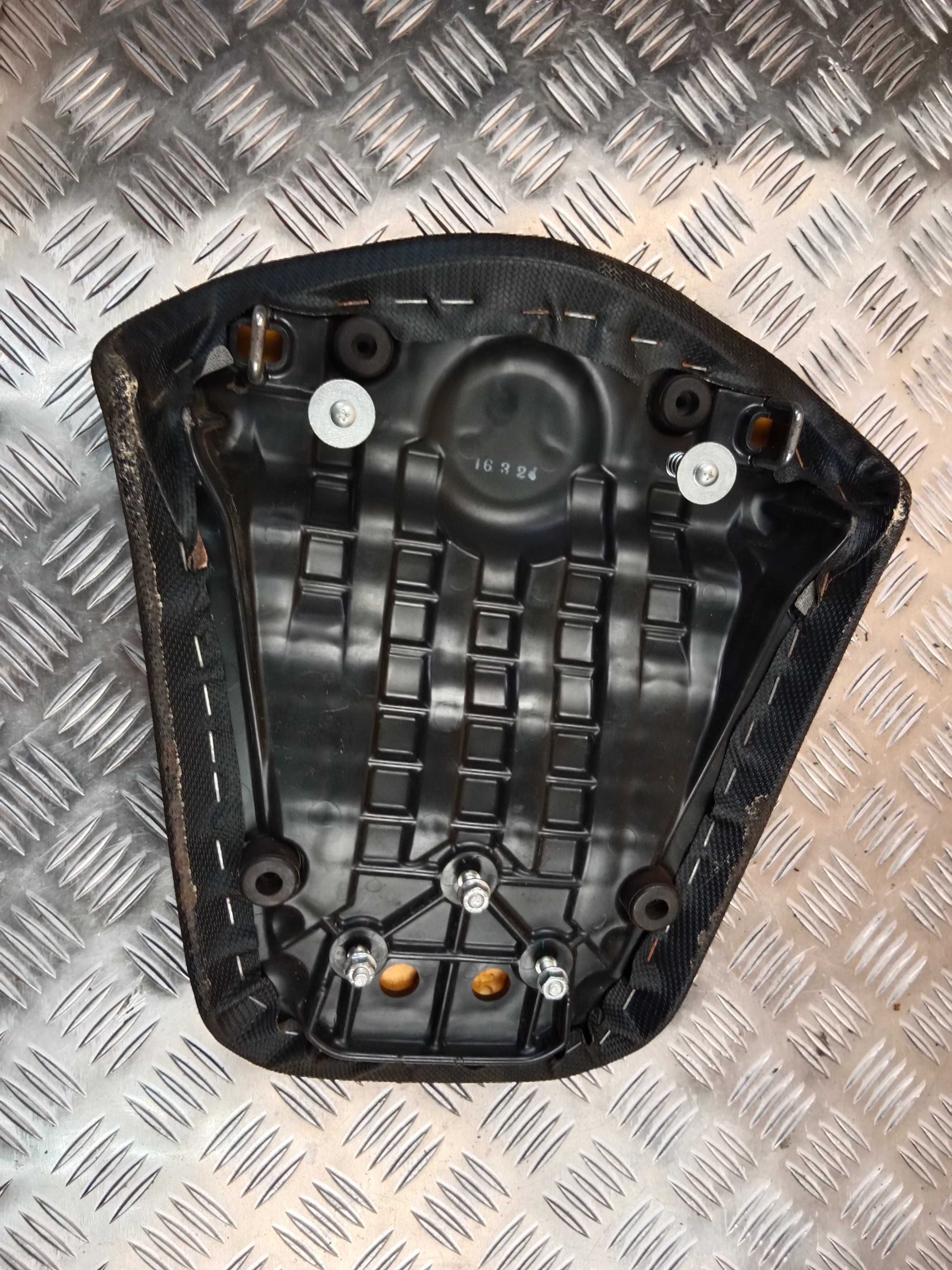 Honda NC 750 X DCT Fotel Tył Tylny Kanapa Siedzenie Pasażera 16-20