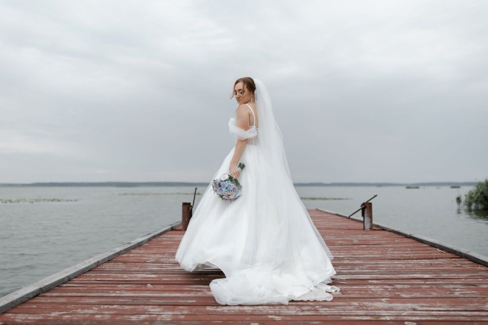 Przypiękna Suknia ślubna rozm. 44-46