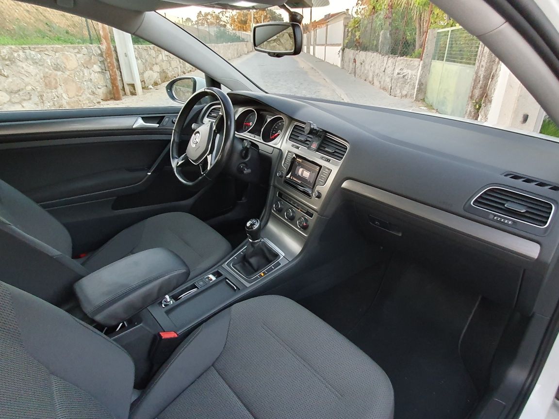 Golf 7 TDI 1.6 TDI muito bem estimado
