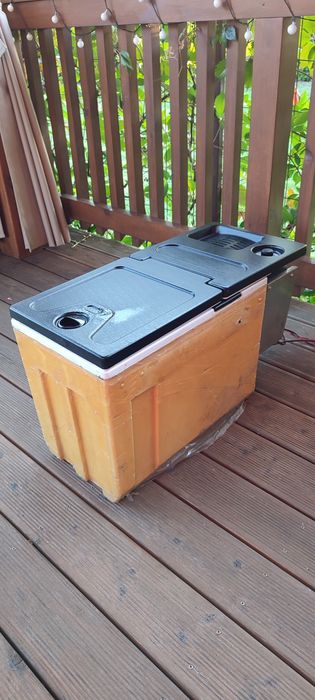 Lodówka Mercedes mp4