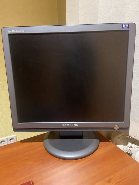 Прдам комп»ютер з монітори, клавіатурою і прінтером