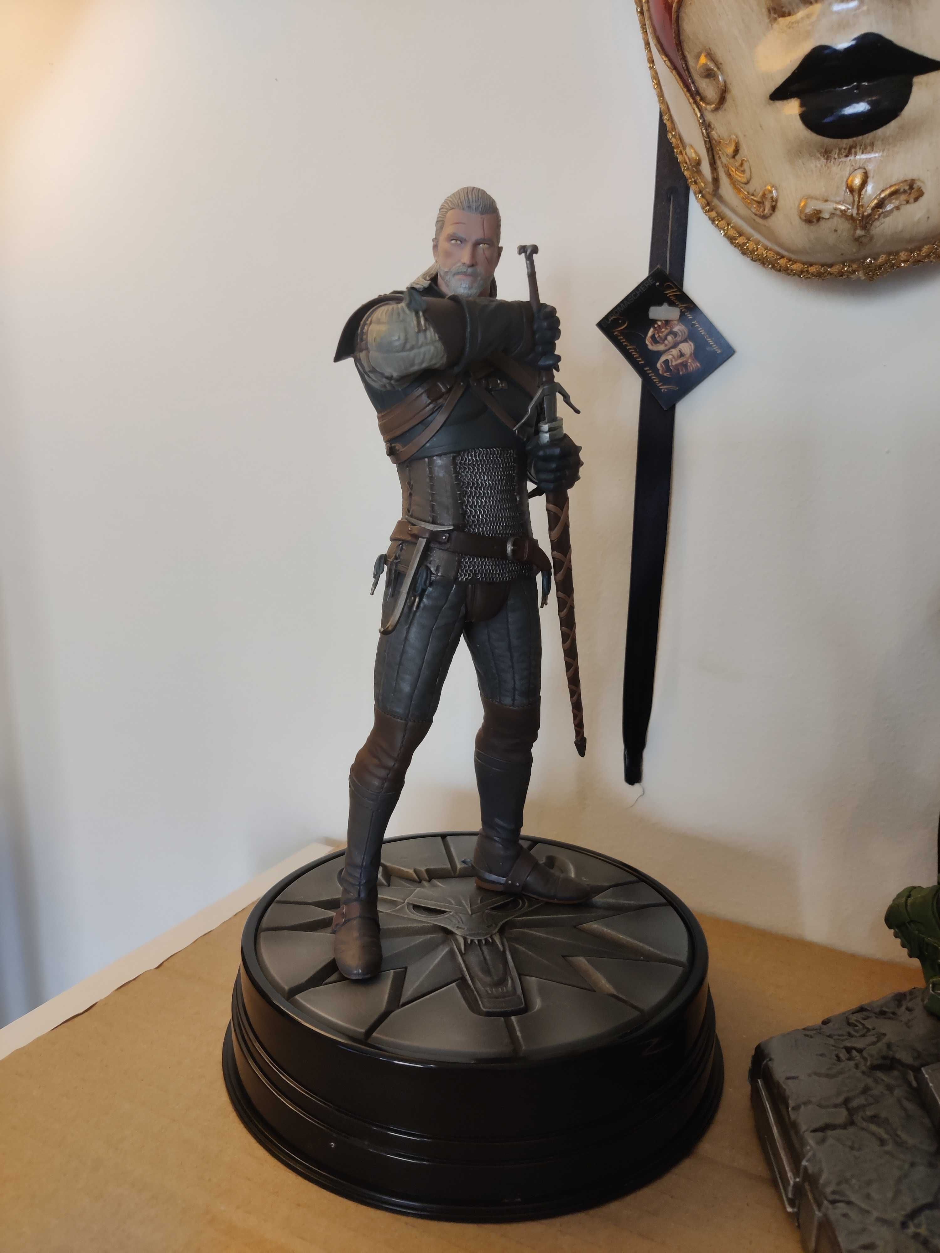Witcher 3 Geralt estátua / figura