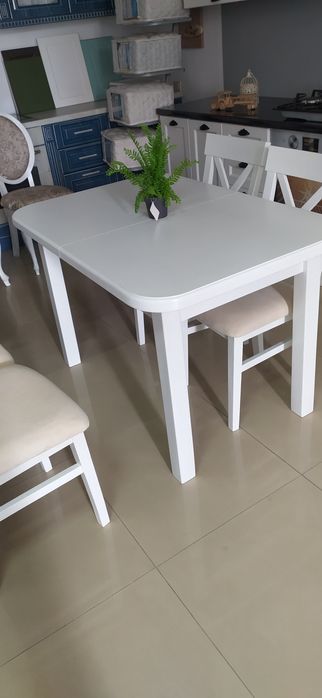 Стіл до вітальні дубовий розкладний.