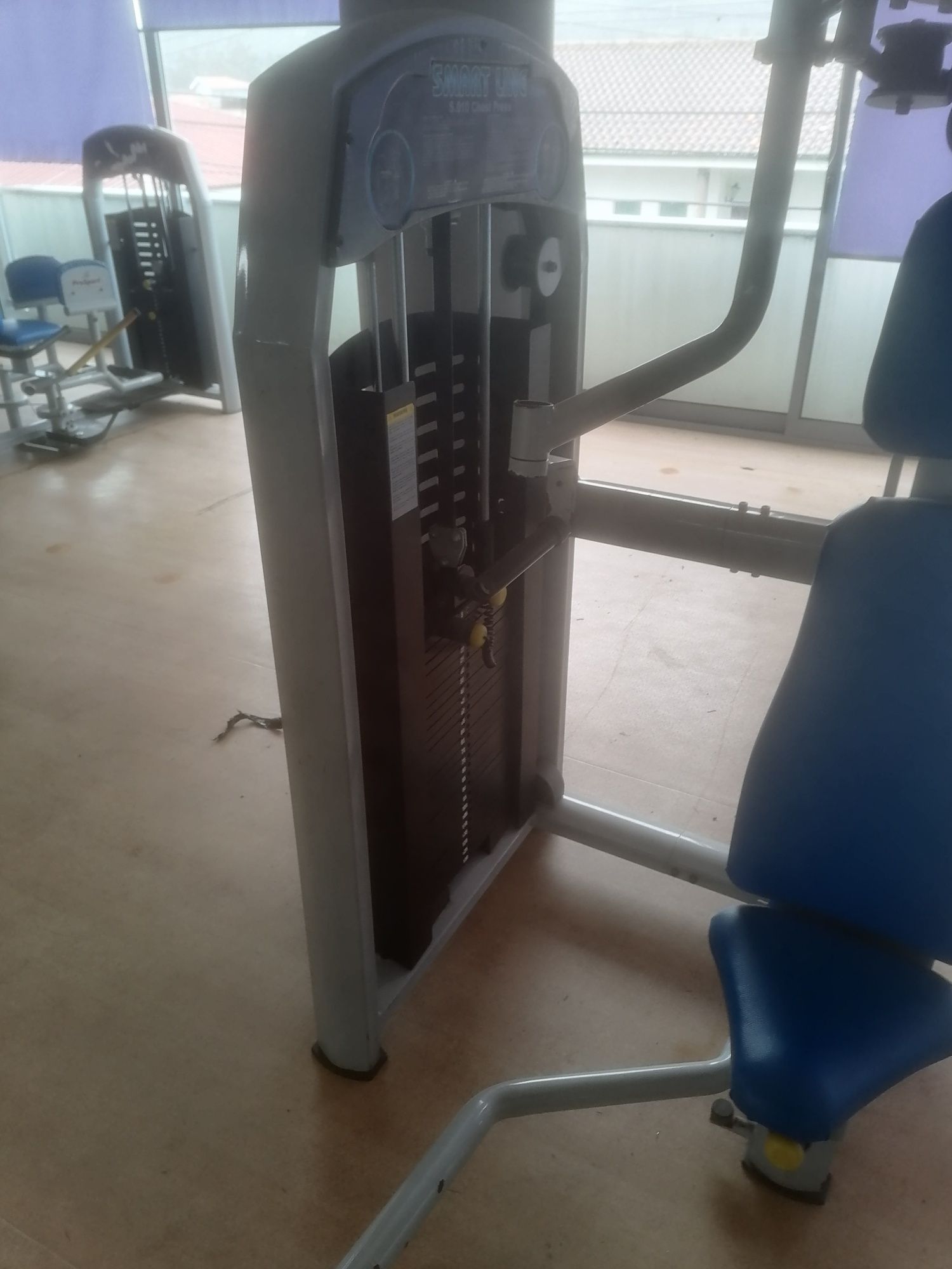 Chest press peitoral convergente