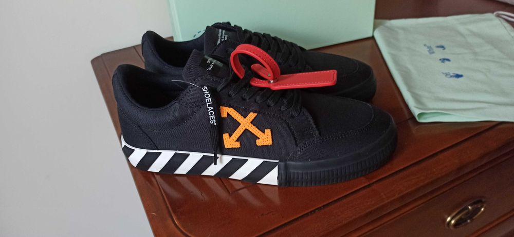 (r. 41) Nowe buty OFF-WHITE Vulcanized Low Black Orange Canvas czarne