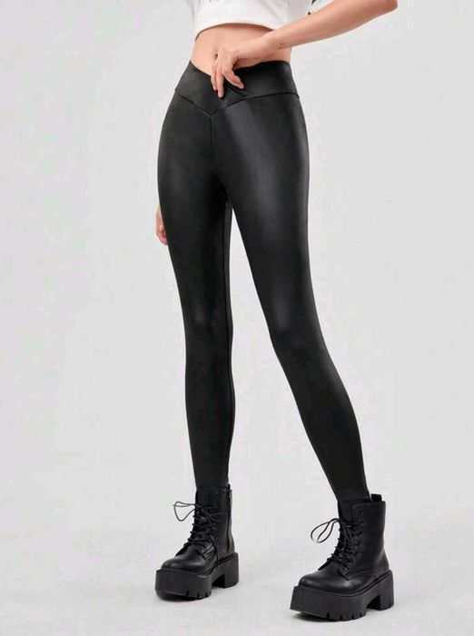 Woskowane, błyszczące czarne  legginsy M Forever 21