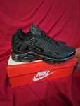 ButyDamskie Nike_AirMaxPlus_TripleBlack_Uniseks R.40