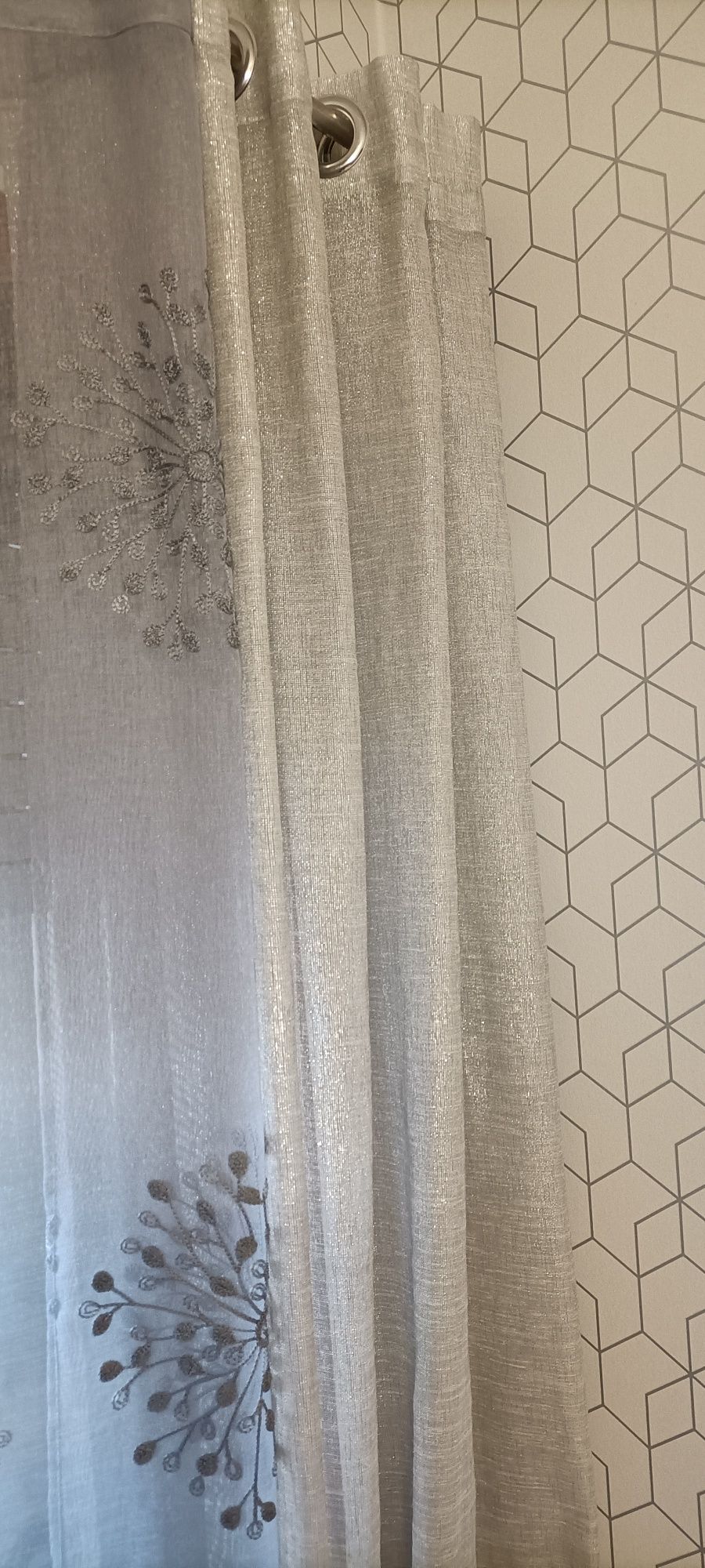 Varão e cortinas