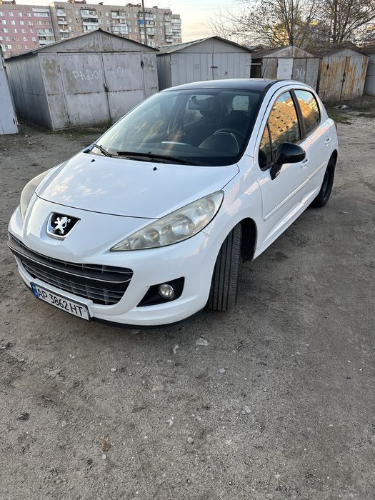 Продам Peugeot 207 2011 року турбодизель 1.6