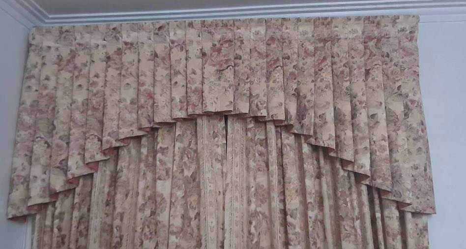 Conjunto Luxuoso de Cortinados em Linho Adamascado Antigo – Como Novos
