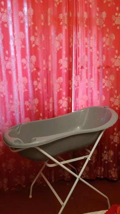 Ванночка на підставці