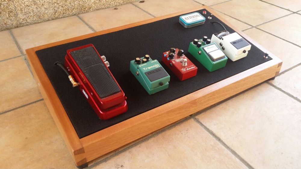 Vendo só Pedalboard.