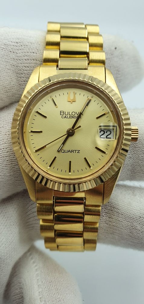 Vintage Bulova Calendar Quartz - gold - Datejust