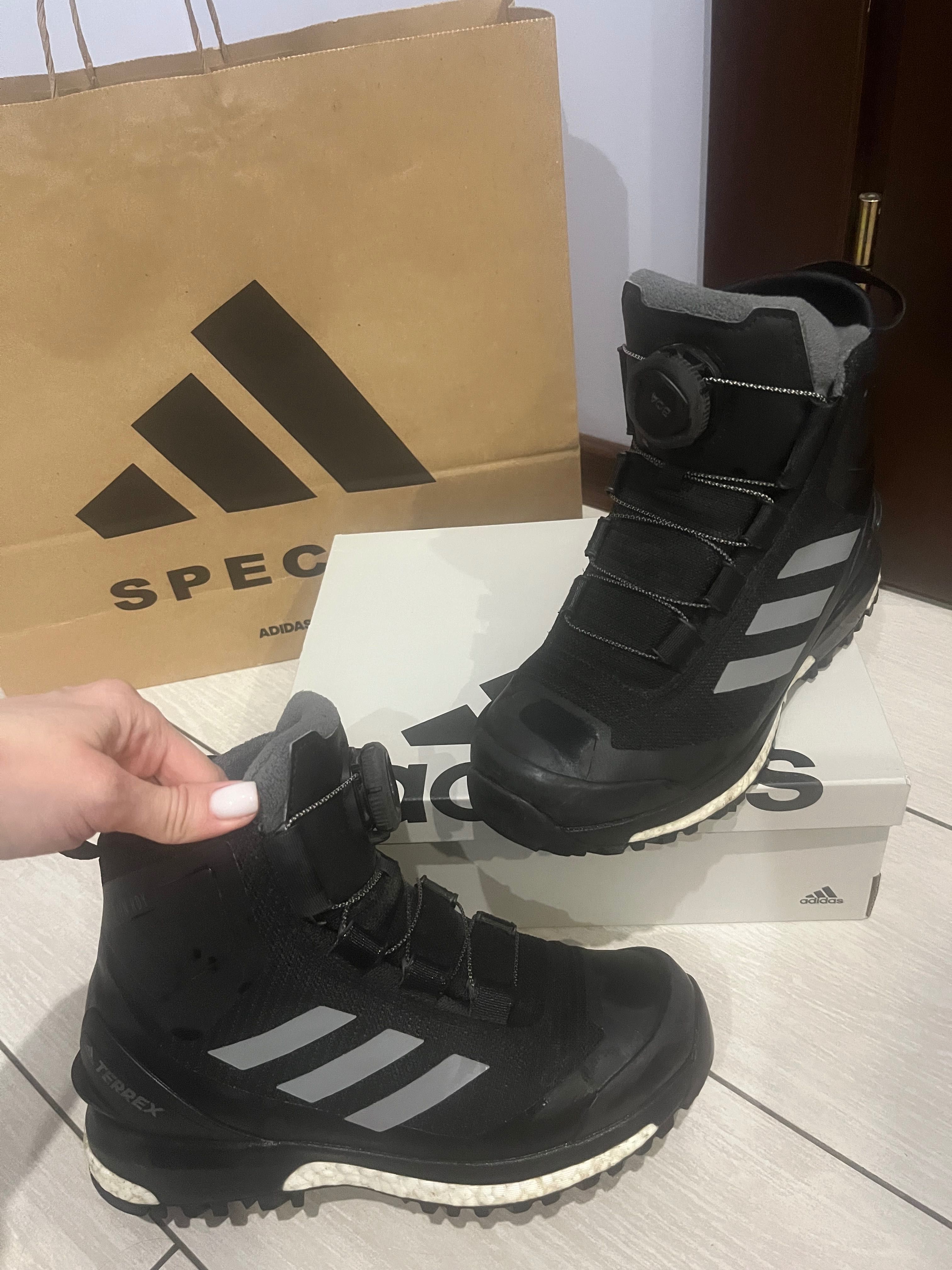 Зимові черевики для хлопчика adidas Terrex