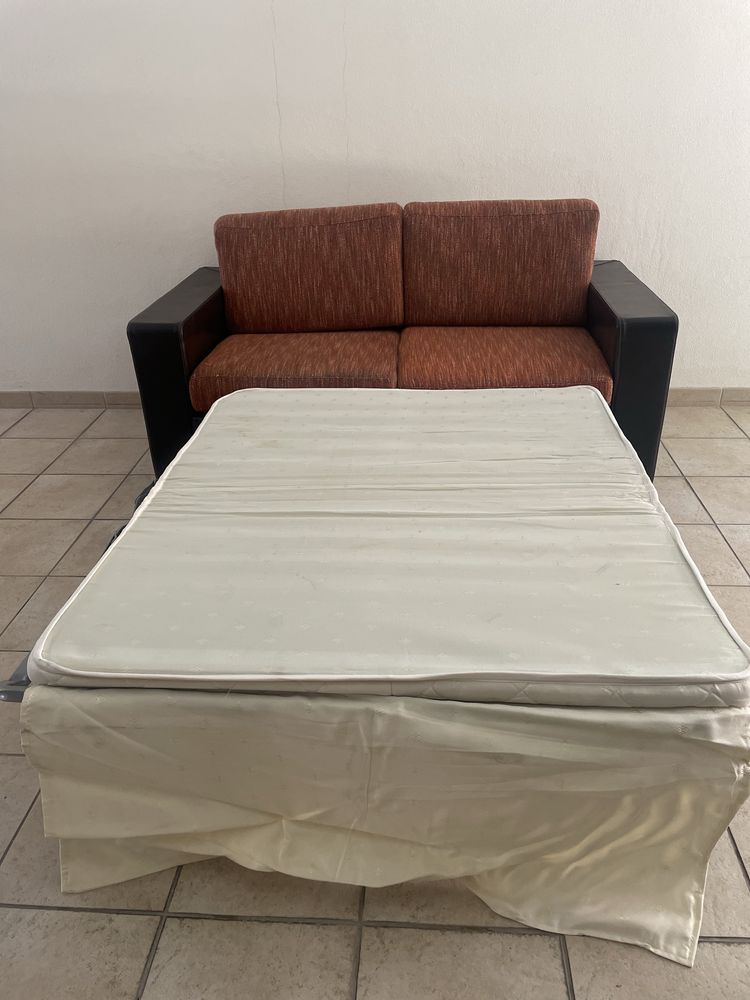 Sofa 2 lugares em pele com divã