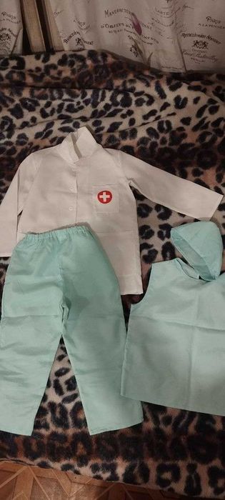 Дитячий новорічний костюм лікаря