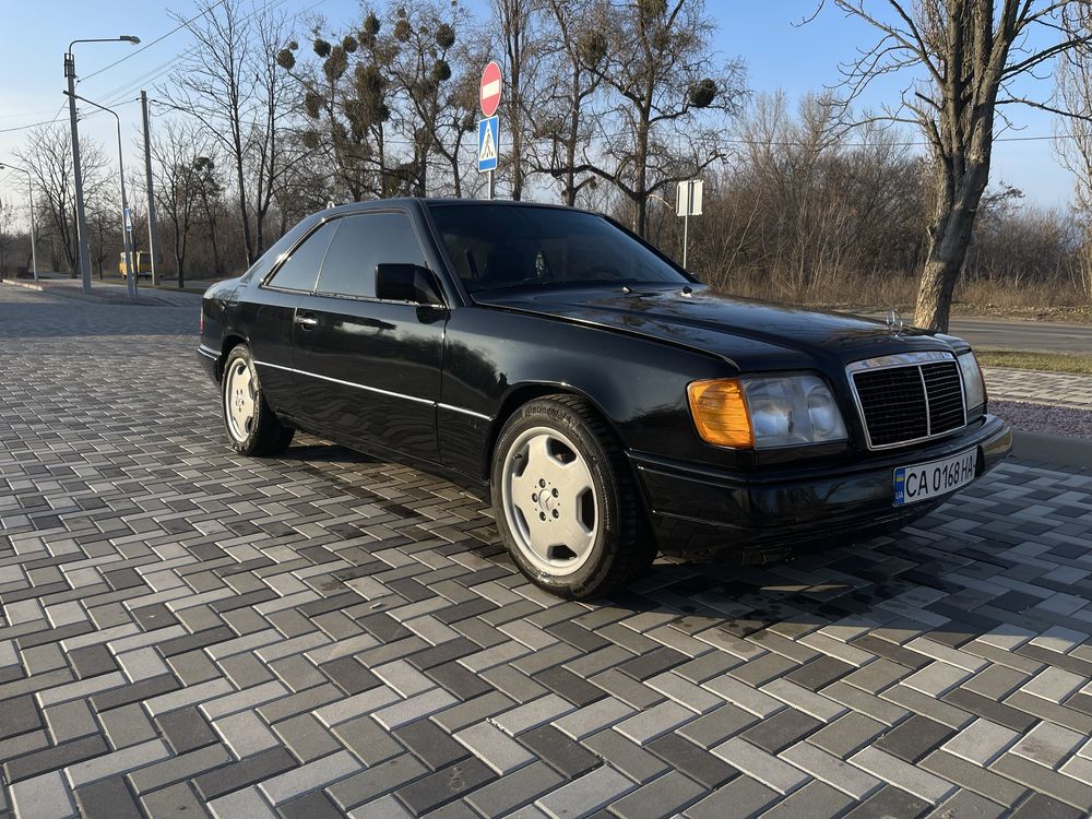 Продаю мерс 124 купе