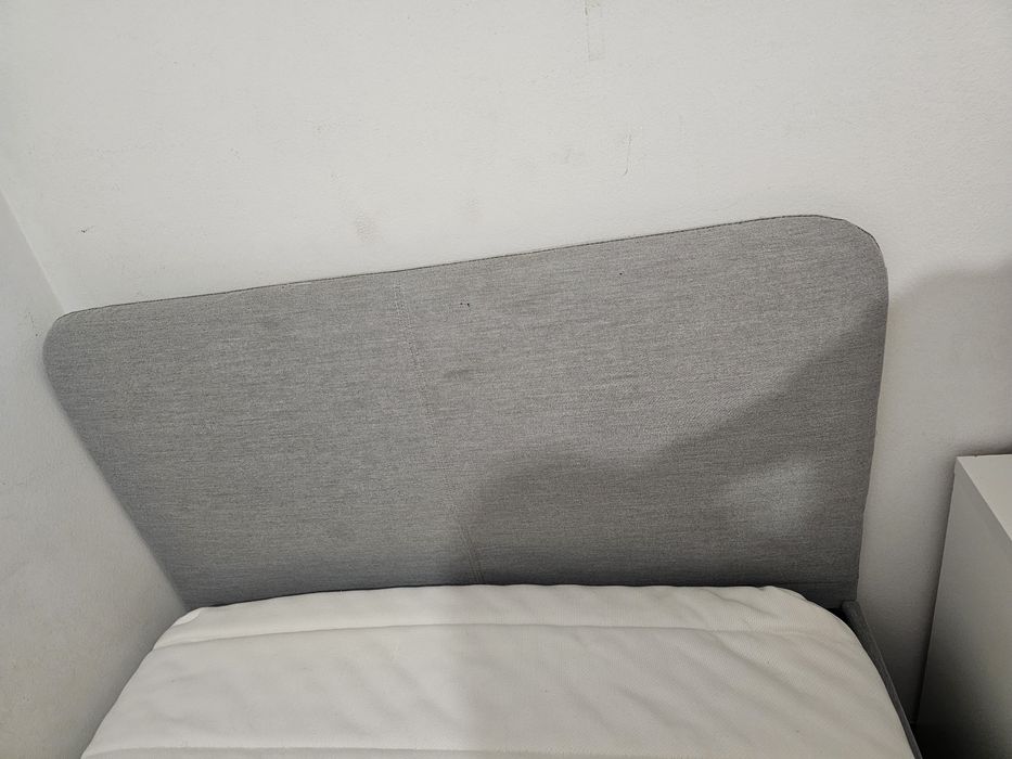 Cama  com colchao e estrado como novo