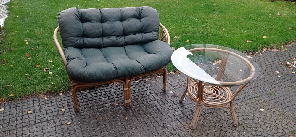 Ławka ogrodowa że stolikiem