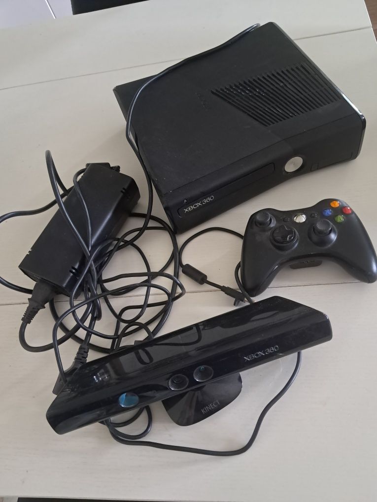Konsola Xbox 360 S