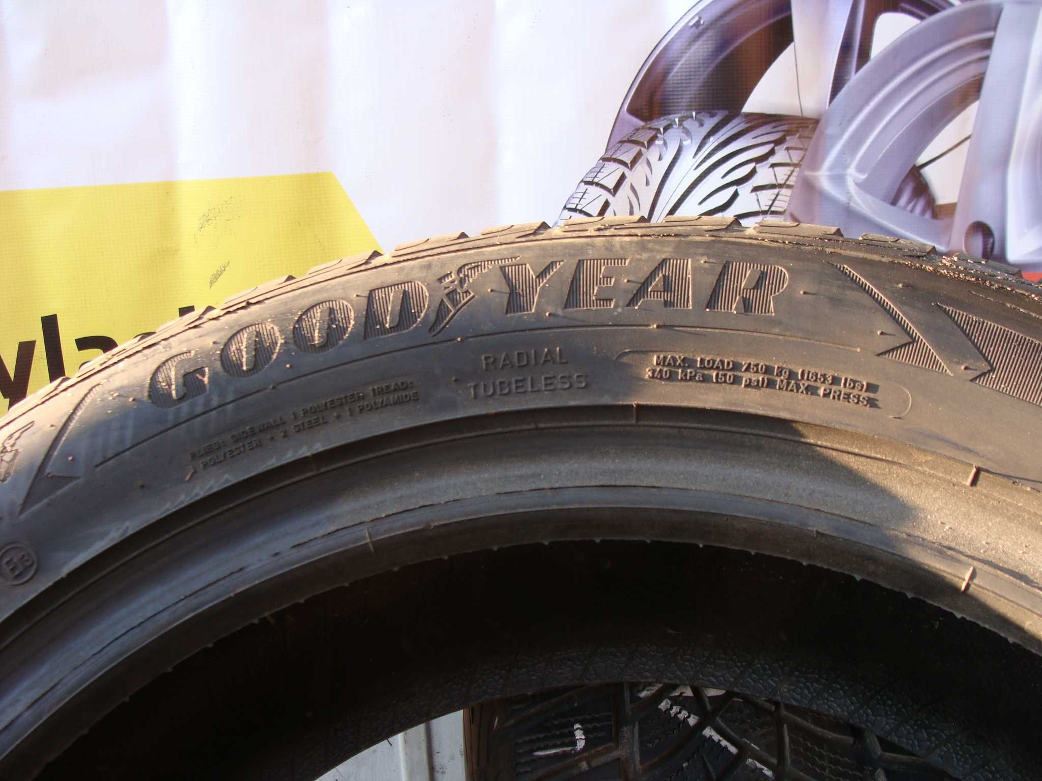 2x215/55 R17 GoodYear Ultra Grip Performance