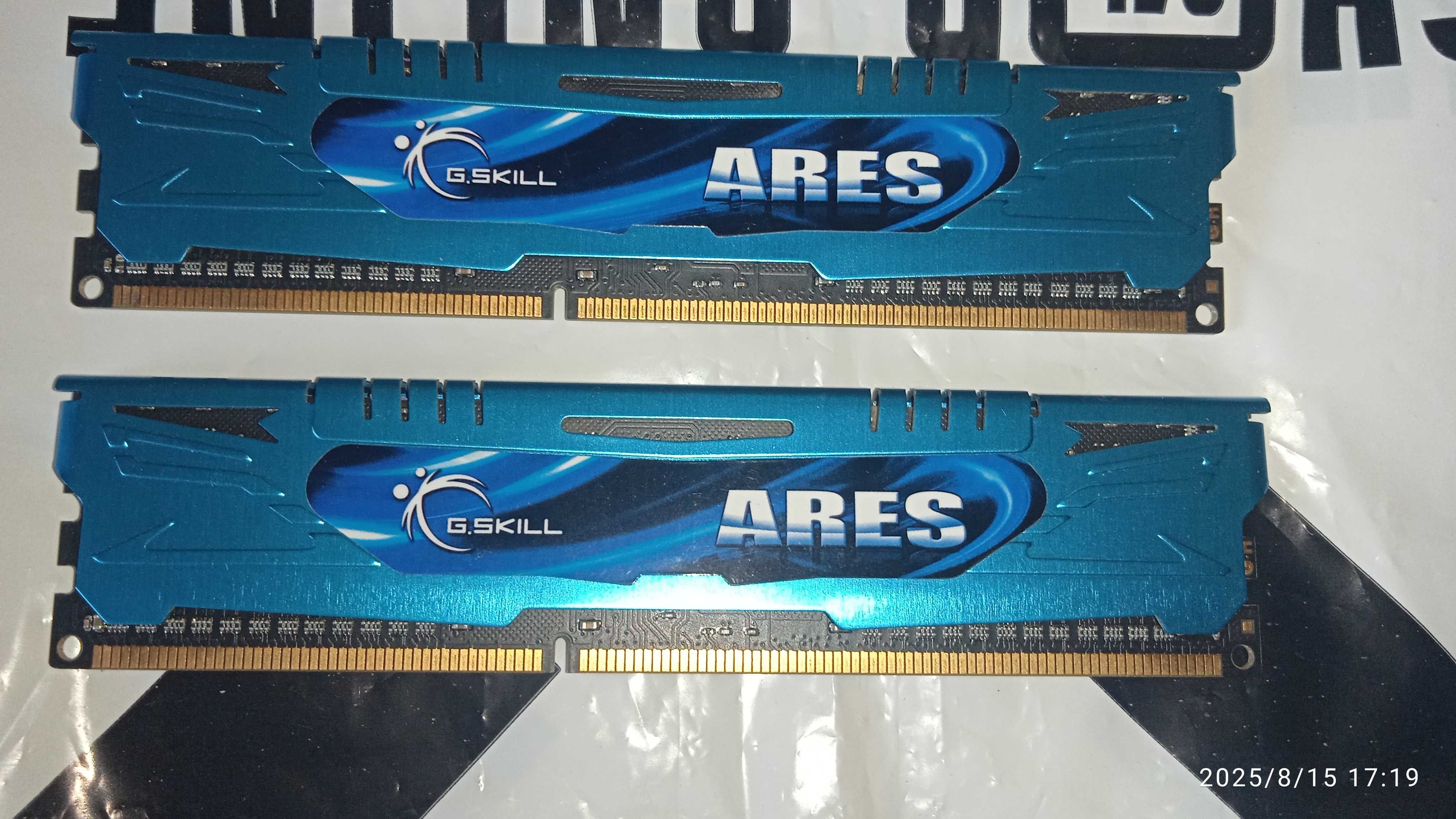 Оператива ddr3 8Gb ( 2 планки по 4Gb, 2400Mhz )