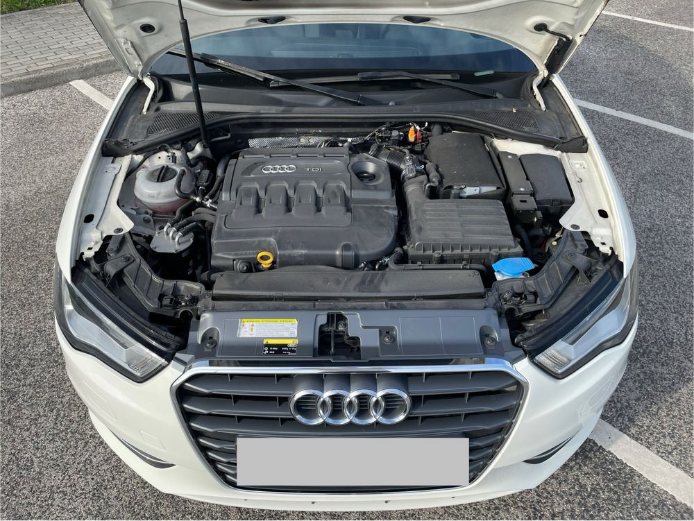 Audi A3 Sportback 1.6 TDI Attraction Ultra - 110cv [COM GARANTIA]